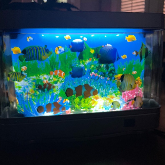 Electric sensory Aquarium - Picture 1 of 6